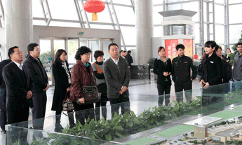 領(lǐng)導視察國際商貿城一區